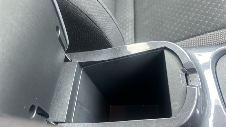 Nissan Juke 1.0 DiG-T N-Connecta 5dr DCT Petrol Hatchback